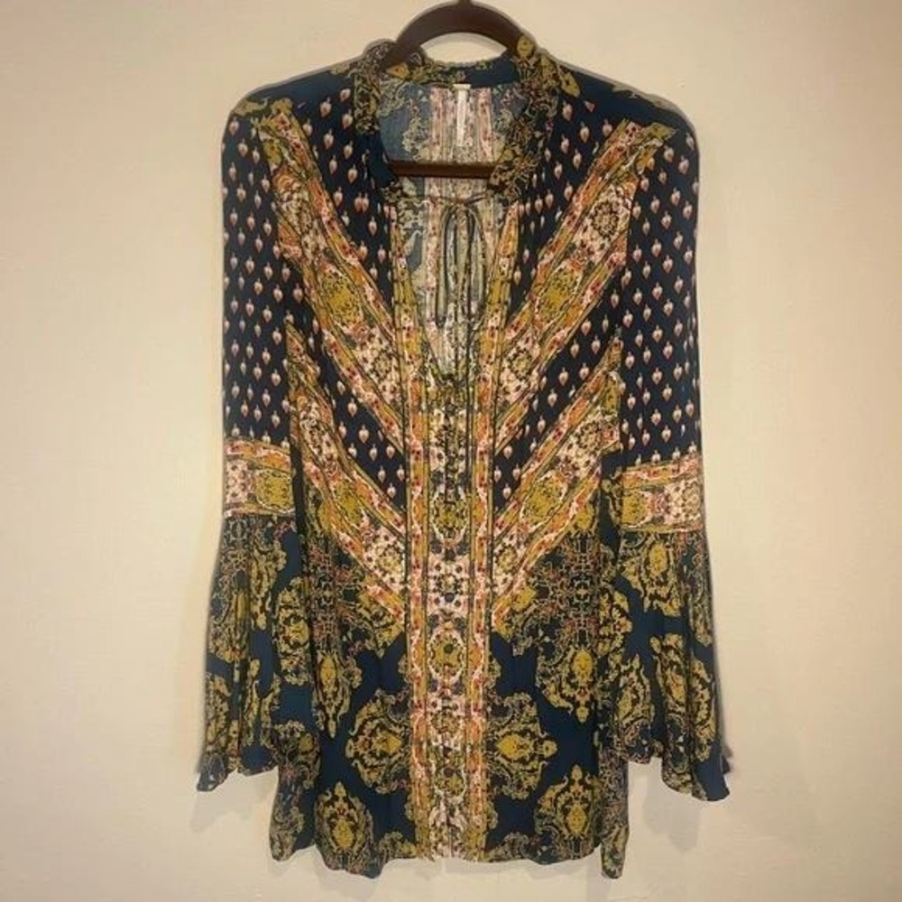 Free People Blue Gold Paisley Print Bell Sleeve Tunic Top Womens Small